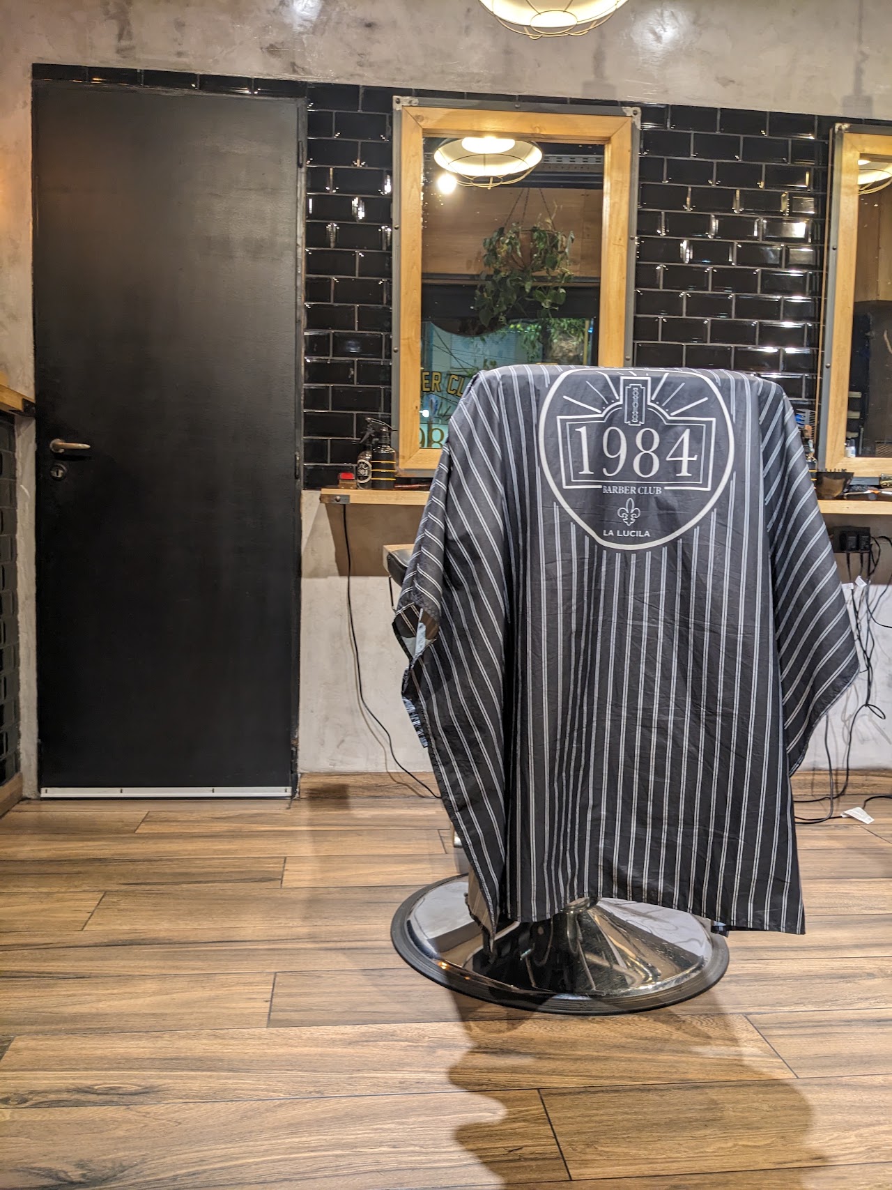 Detalle de la marca 1984 Barber Club